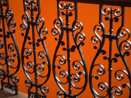 advantages and disadvantages of installing iron railings